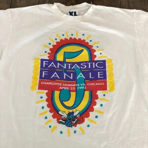 Vintage 90s Stadium Court XL Charlotte Hornets Fantastic Finale Graphic T Shirt